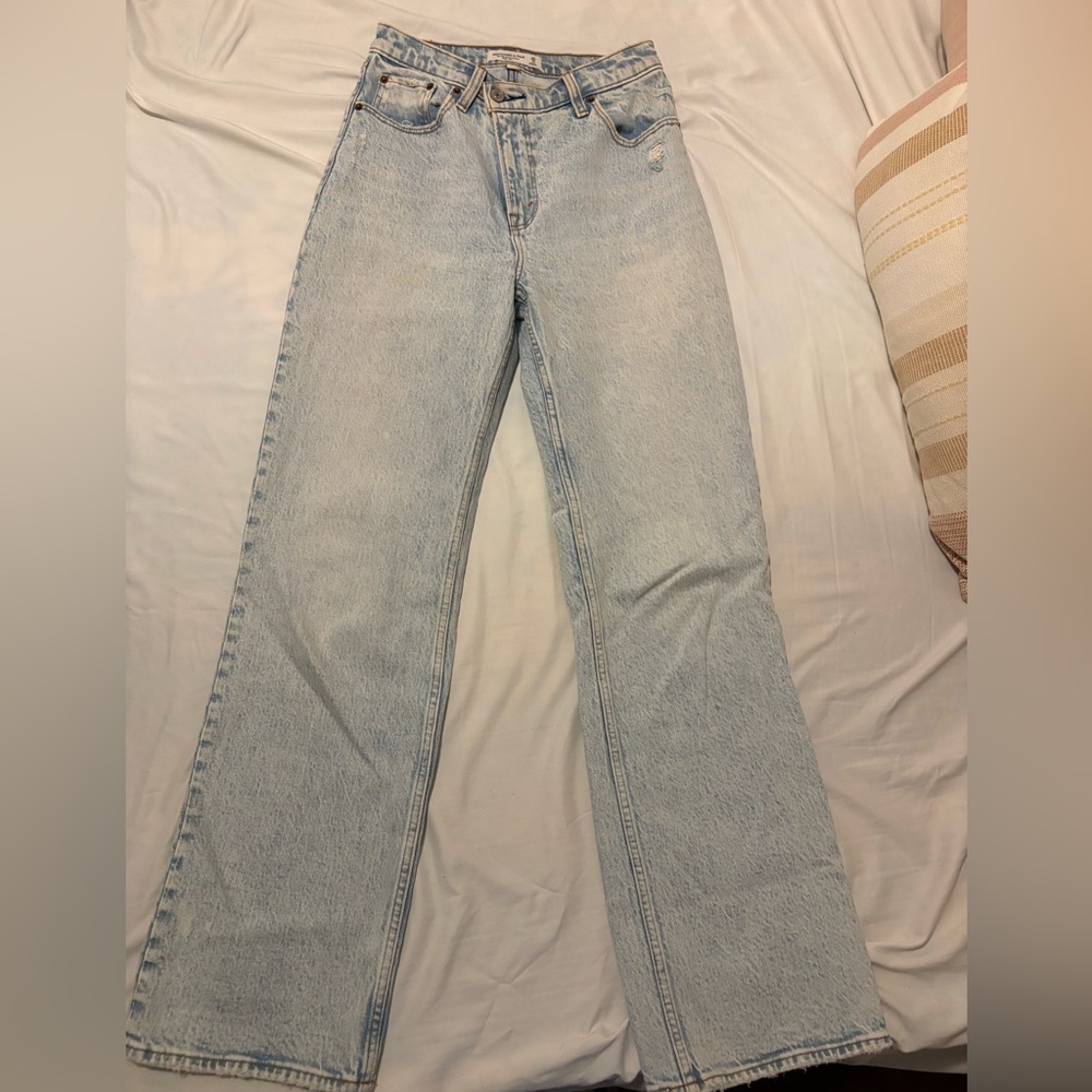 Abercrombie & Fitch The ‘90s Relaxed Jean High Rise CURVE LOVE